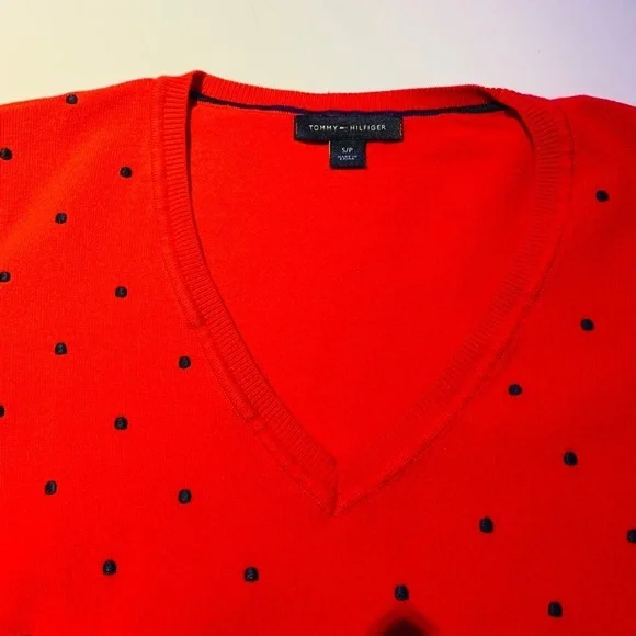T69- Tommy Hilfiger Red with Navy polka dot Sweater S - Picture 3 of 4